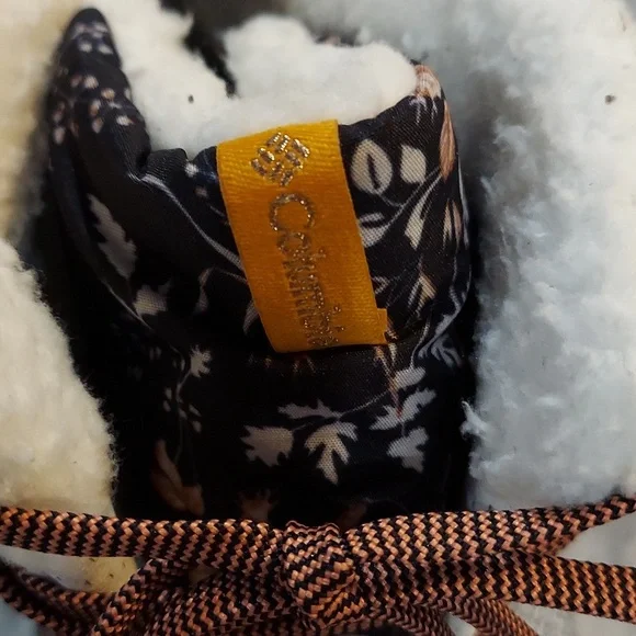 Women Snow Boots Size 12 Waterproof boots and faux fur NWT - Picture 7 of 12